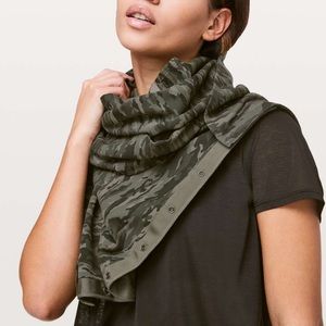 Lululemon Vinyasa scarf